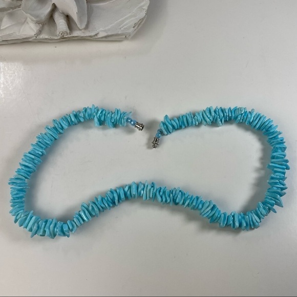 Vintage Blue Shell Necklace - Picture 5 of 8